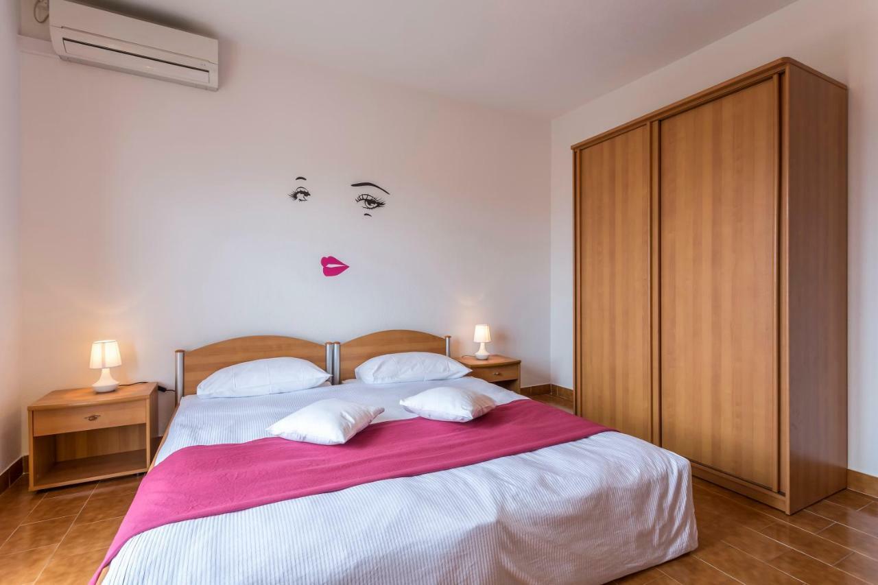 Apartmani Bezma 波尔 外观 照片
