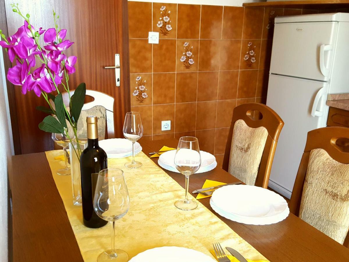 Apartmani Bezma 波尔 外观 照片
