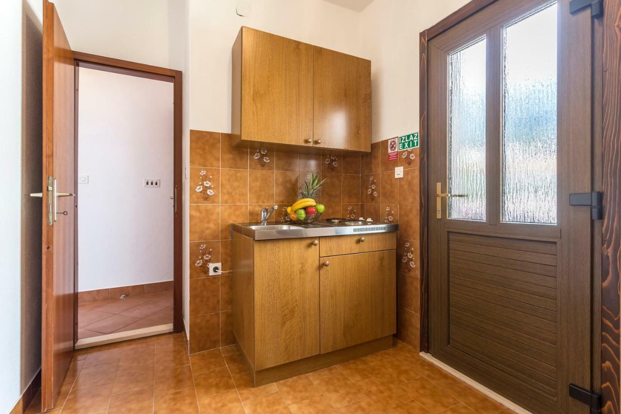 Apartmani Bezma 波尔 外观 照片